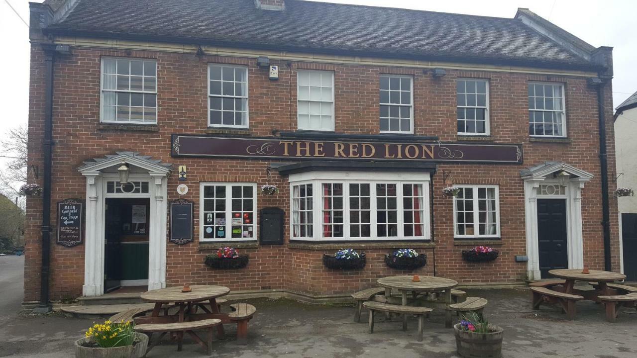 The Red Lion Hotel Heytesbury Екстериор снимка